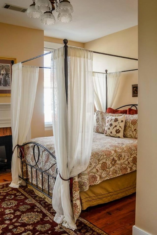 The Swope Manor Bed & Breakfast image 47